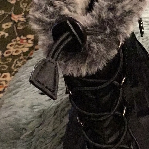 NWT Totes Thermolite Waterproof Faux Fur fully lined Half Boots. Size 8 M. - Picture 4 of 9